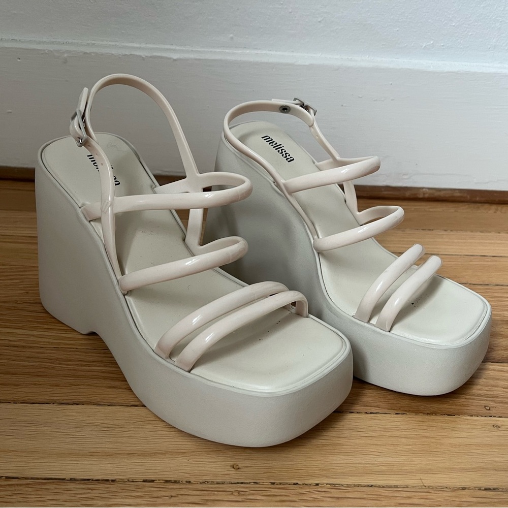 Melissa Jessie Platforms Size 8